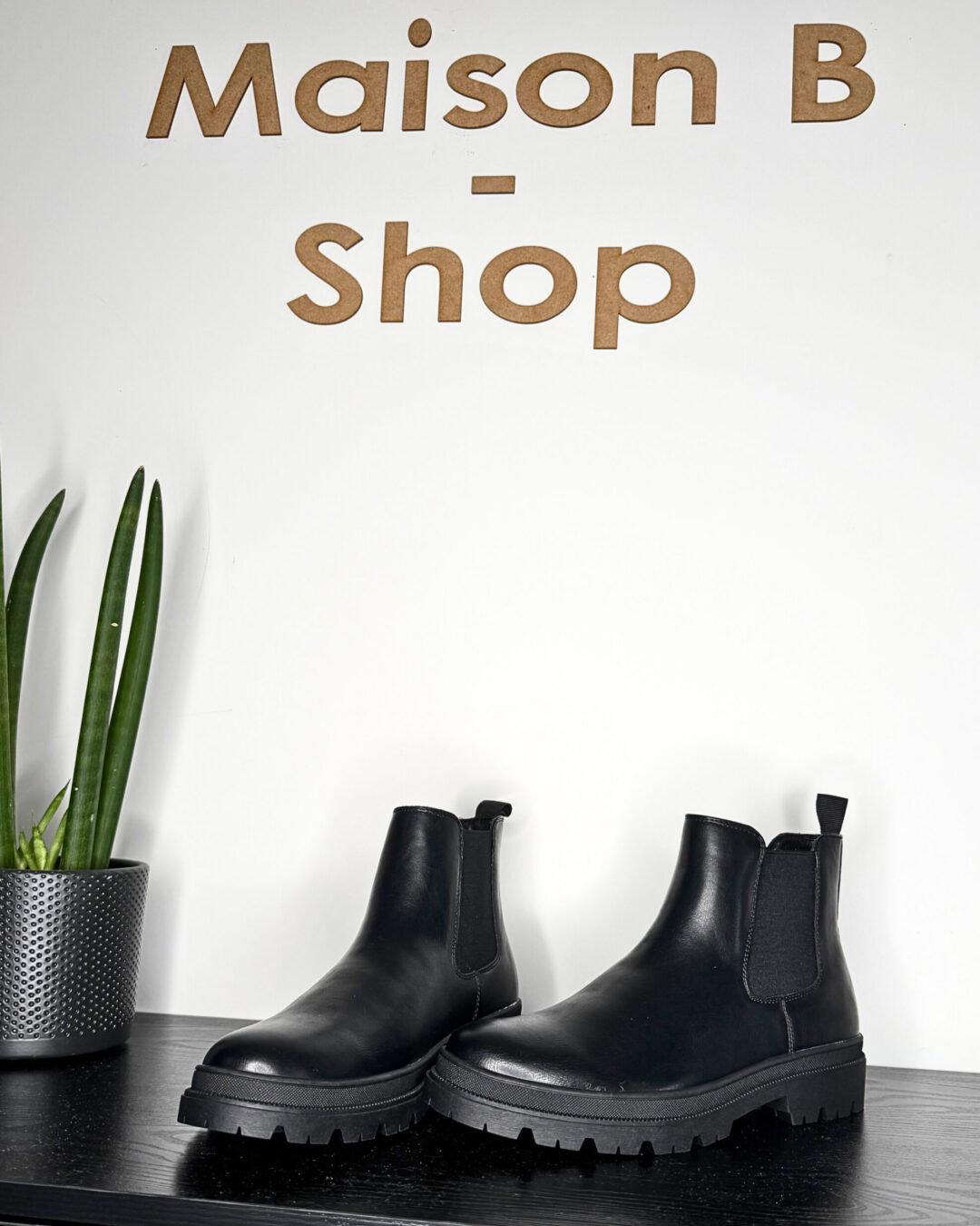 Boots noires homme à grosse semelle – confort & style robuste