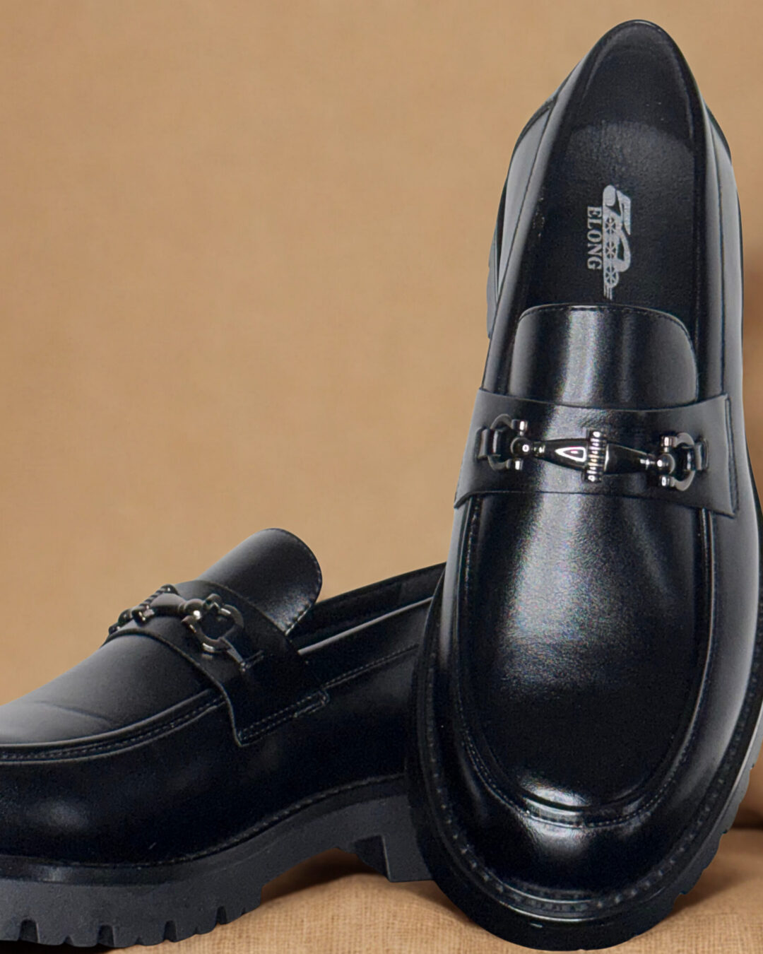 Mocassins noirs homme à semelle crantée – élégance urbaine & confort