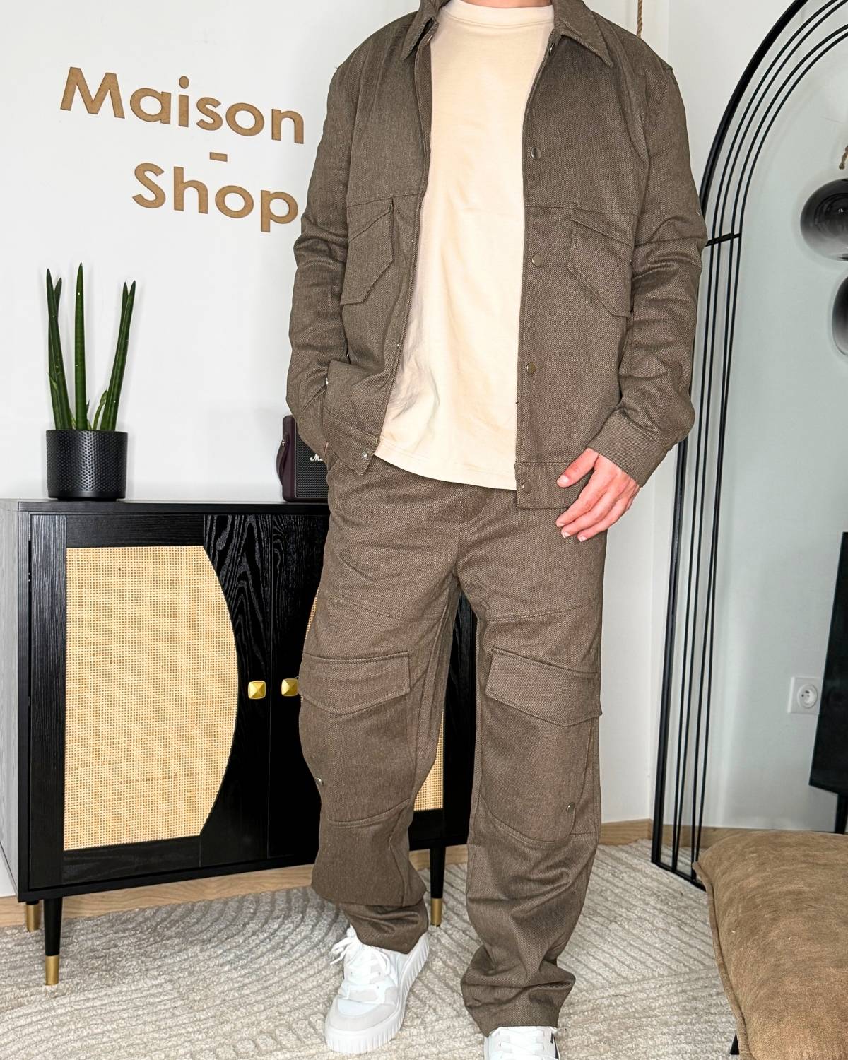 L’ensemble marron qui te donne une allure soignée sans effort