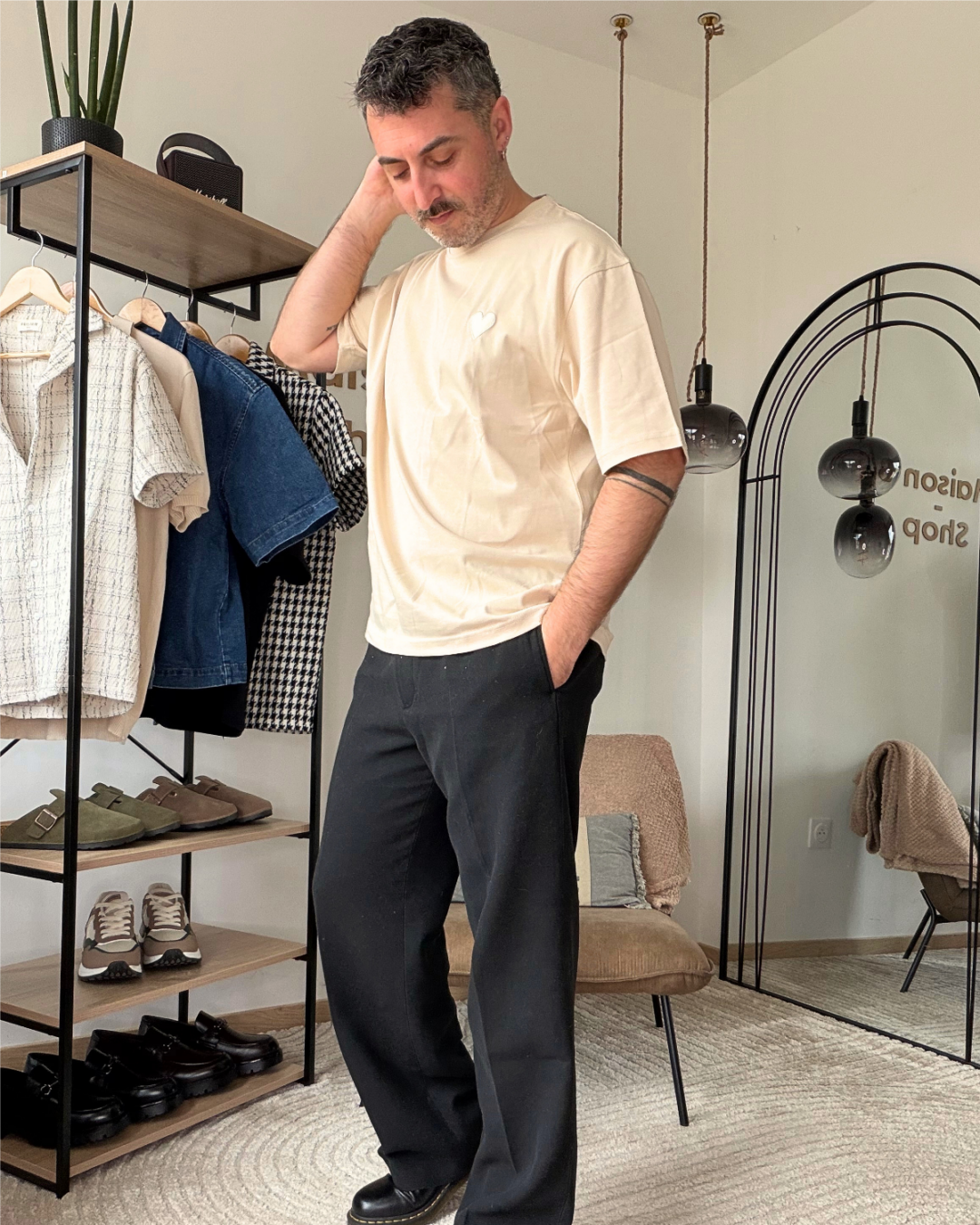 LENO – T-shirt homme beige cœur brodé